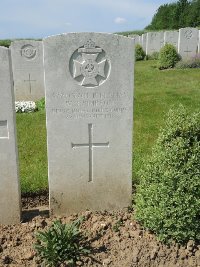 Bagneux British Cemetery Gezaincourt - Simpson, W D