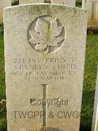 Bagneux British Cemetery Gezaincourt - Smith, Stanley