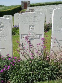 Bagneux British Cemetery Gezaincourt - Smith, William George