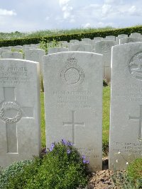 Bagneux British Cemetery Gezaincourt - Smith, William Gordon