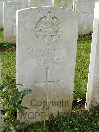 Bagneux British Cemetery Gezaincourt - Taplin, C