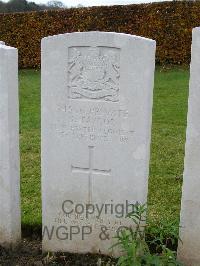 Bagneux British Cemetery Gezaincourt - Taylor, Samuel