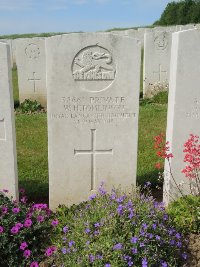 Bagneux British Cemetery Gezaincourt - Tomlinson, W H