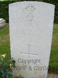 Bagneux British Cemetery Gezaincourt - Towhey, M