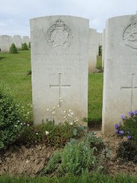 Bagneux British Cemetery Gezaincourt - Twinn, Jack Eacott