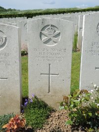 Bagneux British Cemetery Gezaincourt - Vigurs, Harry Sidney