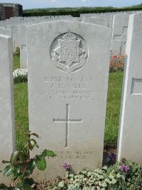 Bagneux British Cemetery Gezaincourt - Wall, Albert Edward