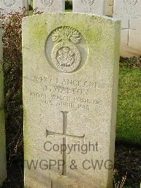 Bagneux British Cemetery Gezaincourt - Walton, J