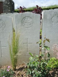 Bagneux British Cemetery Gezaincourt - Warburton, Harold