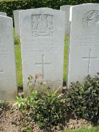 Bagneux British Cemetery Gezaincourt - Waters, George Edward