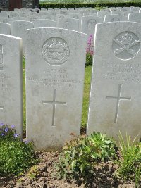 Bagneux British Cemetery Gezaincourt - Webb, Jack Purnell