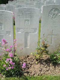 Bagneux British Cemetery Gezaincourt - Whitaker, J S E