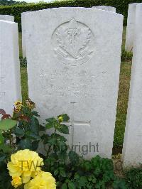 Bagneux British Cemetery Gezaincourt - Willock, Thomas