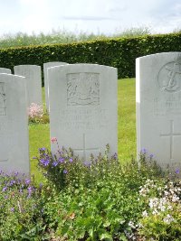 Bagneux British Cemetery Gezaincourt - Wilson, Arthur