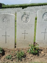 Bagneux British Cemetery Gezaincourt - Winter, Arthur James