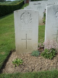 Bagneux British Cemetery Gezaincourt - Wood, Walter Edward