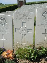 Bagneux British Cemetery Gezaincourt - Woods, Leonard Alfred