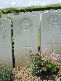 Bagneux British Cemetery Gezaincourt - Woodward, Oscar Cecil