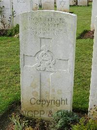 Bagneux British Cemetery Gezaincourt - Wright, W