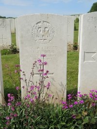 Bagneux British Cemetery Gezaincourt - Young, J H