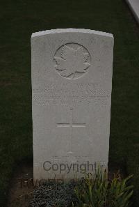 Vimy Communal Cemetery Farbus - Banbury, Lloyd Ashley