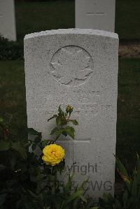 Vimy Communal Cemetery Farbus - Chessell, Frederick