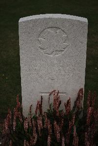 Vimy Communal Cemetery Farbus - Dick, Alexander Morrison