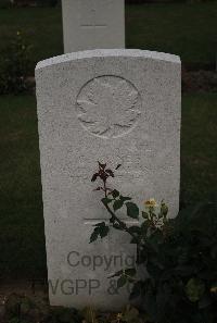 Vimy Communal Cemetery Farbus - Jones, George