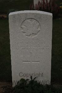 Vimy Communal Cemetery Farbus - McGillis, John William