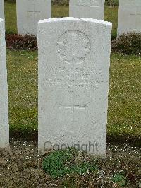 Nine Elms British Cemetery - Moore, Frank Benson