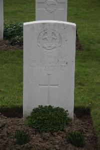 Nine Elms British Cemetery - Peacock, Walter James