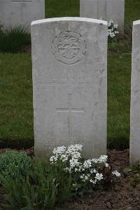 Nine Elms British Cemetery - Porter, Gwynne James