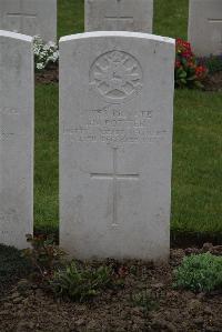 Nine Elms British Cemetery - Potter, A V