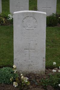 Nine Elms British Cemetery - Quinn, William John