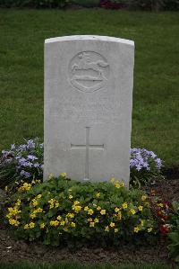 Nine Elms British Cemetery - Sandmann, Robert