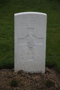 Nine Elms British Cemetery - Vale, Eric