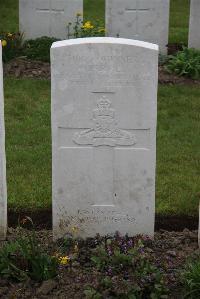 Nine Elms British Cemetery - Varvill, Ben