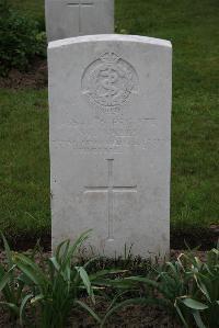 Nine Elms British Cemetery - Walls, W