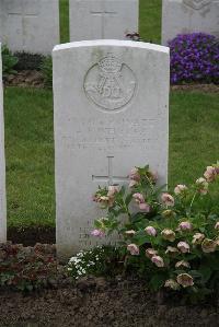 Nine Elms British Cemetery - Whyles, Arthur Sidney