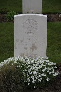 Nine Elms British Cemetery - Wisbey, L