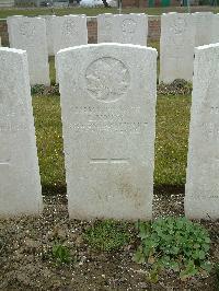 Nine Elms British Cemetery - Young, L