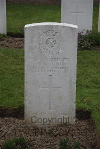 Nine Elms British Cemetery - Young, R