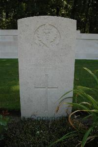 Hyde Park Corner (Royal Berks) Cemetery - Hancock, Harold