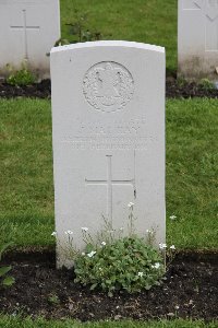 Hyde Park Corner (Royal Berks) Cemetery - MacKay, J