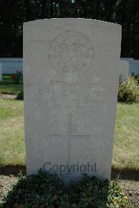 Hyde Park Corner (Royal Berks) Cemetery - McCracken, Robert