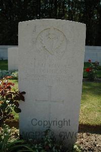 Hyde Park Corner (Royal Berks) Cemetery - Scholes, Alexander