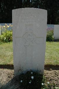 Hyde Park Corner (Royal Berks) Cemetery - Simpson, F