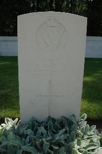 Hyde Park Corner (Royal Berks) Cemetery - Smith, F