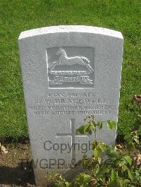 Authuile Military Cemetery - Bracewell, J W