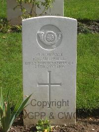 Authuile Military Cemetery - Cardwell, F